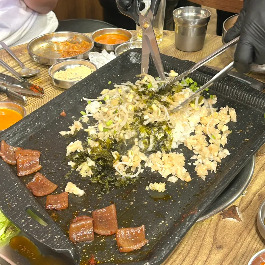 Fried rice after the meat meal
