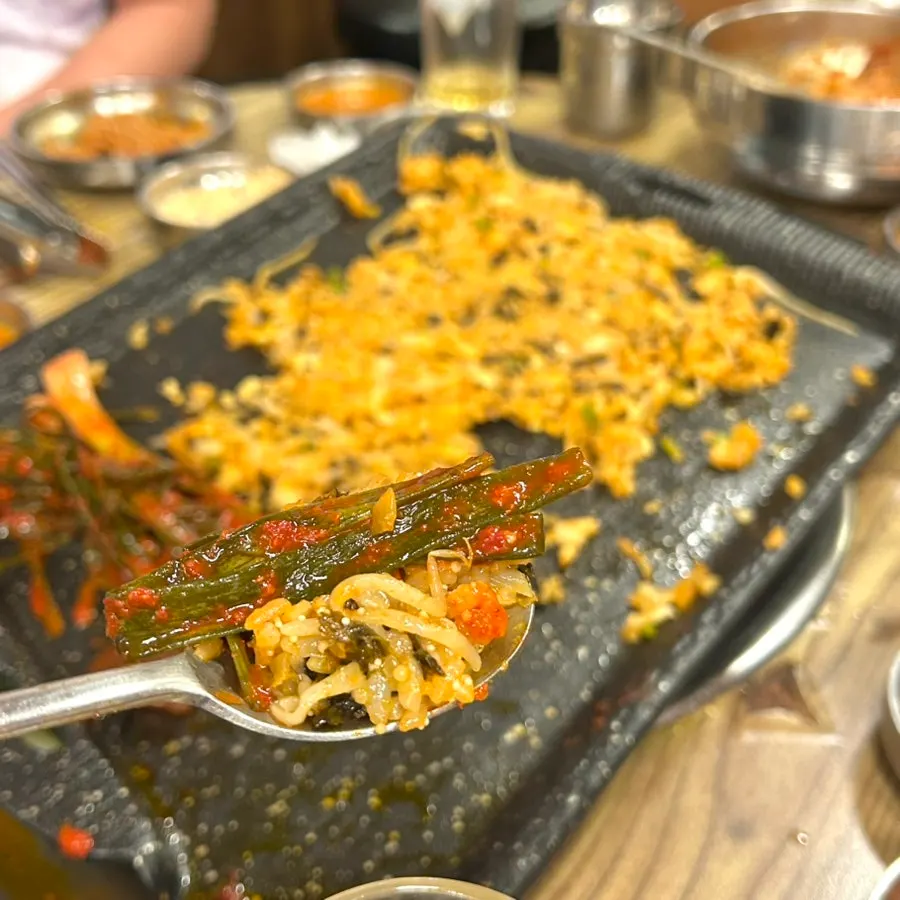Fried rice enhanced with charcoal aroma