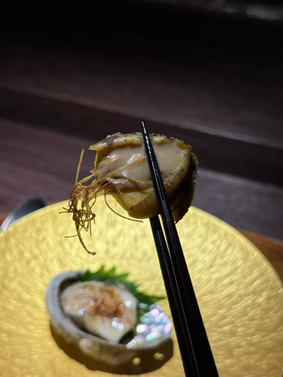 코스로 나온 전복찜 한 접시