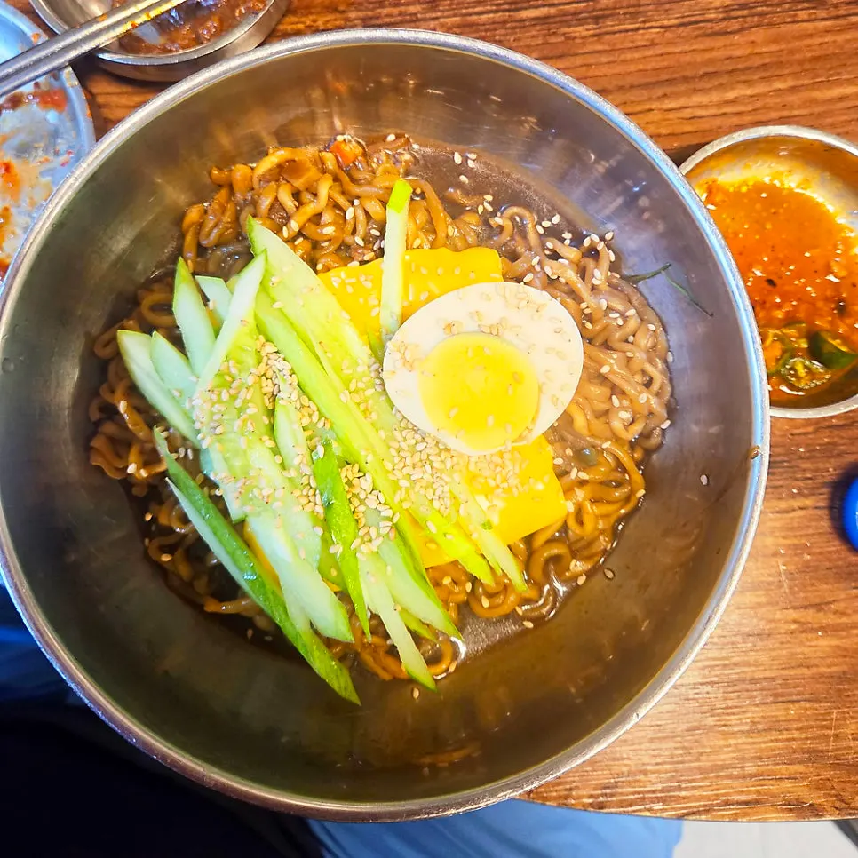 고기집 된장찌개 한 뚝배기