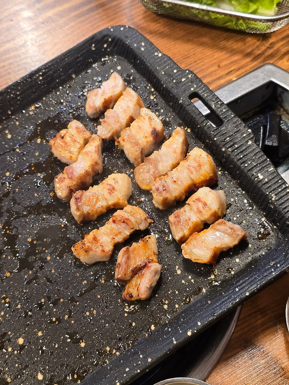 Kimchi grilled on the stone grill