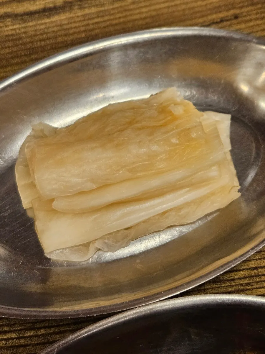 마포구이마당 백김치와 기본 상차림