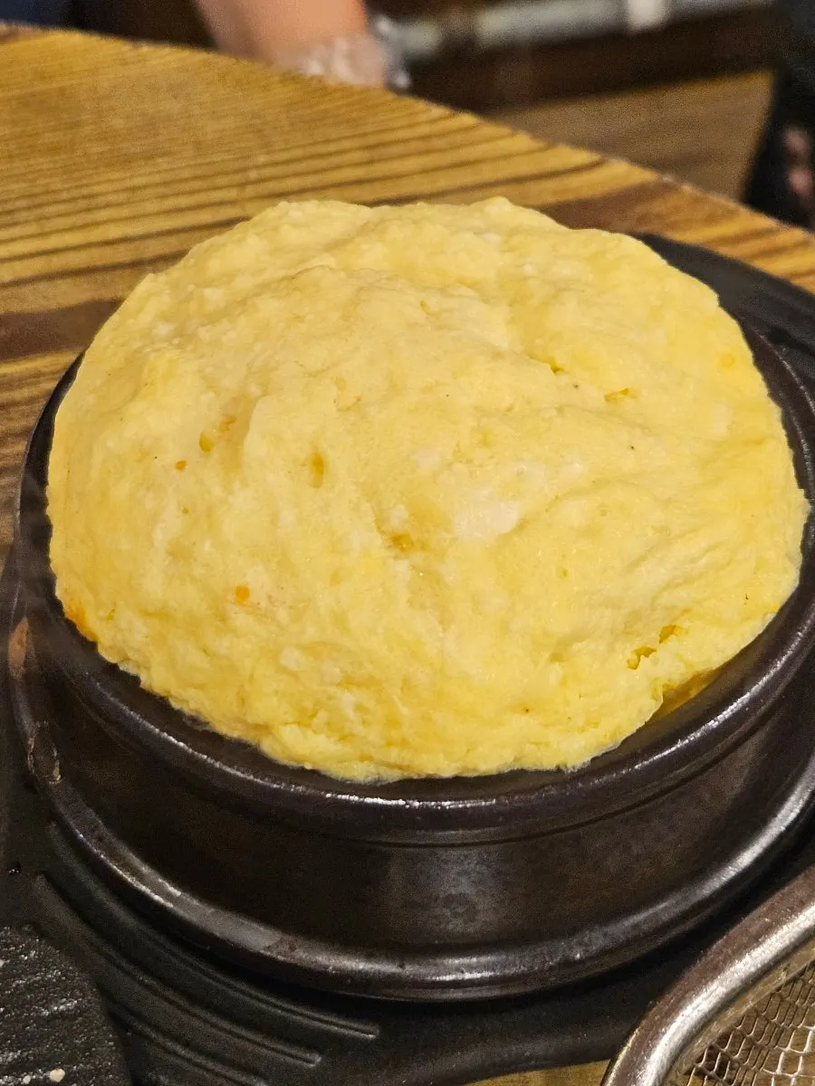 다 구워 접시에 담은 냉삼