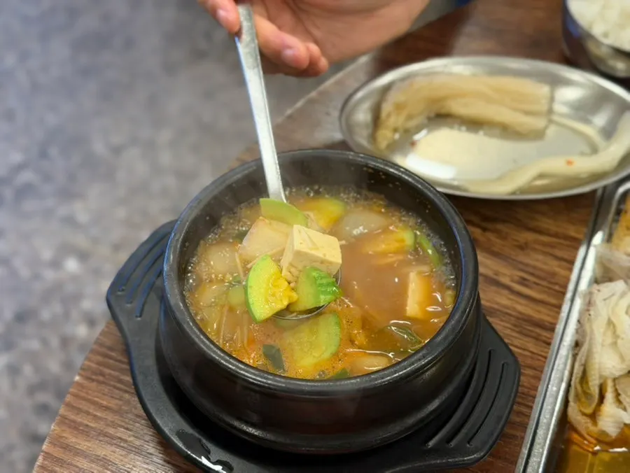 뚝배기에 끓여 나온 된장찌개