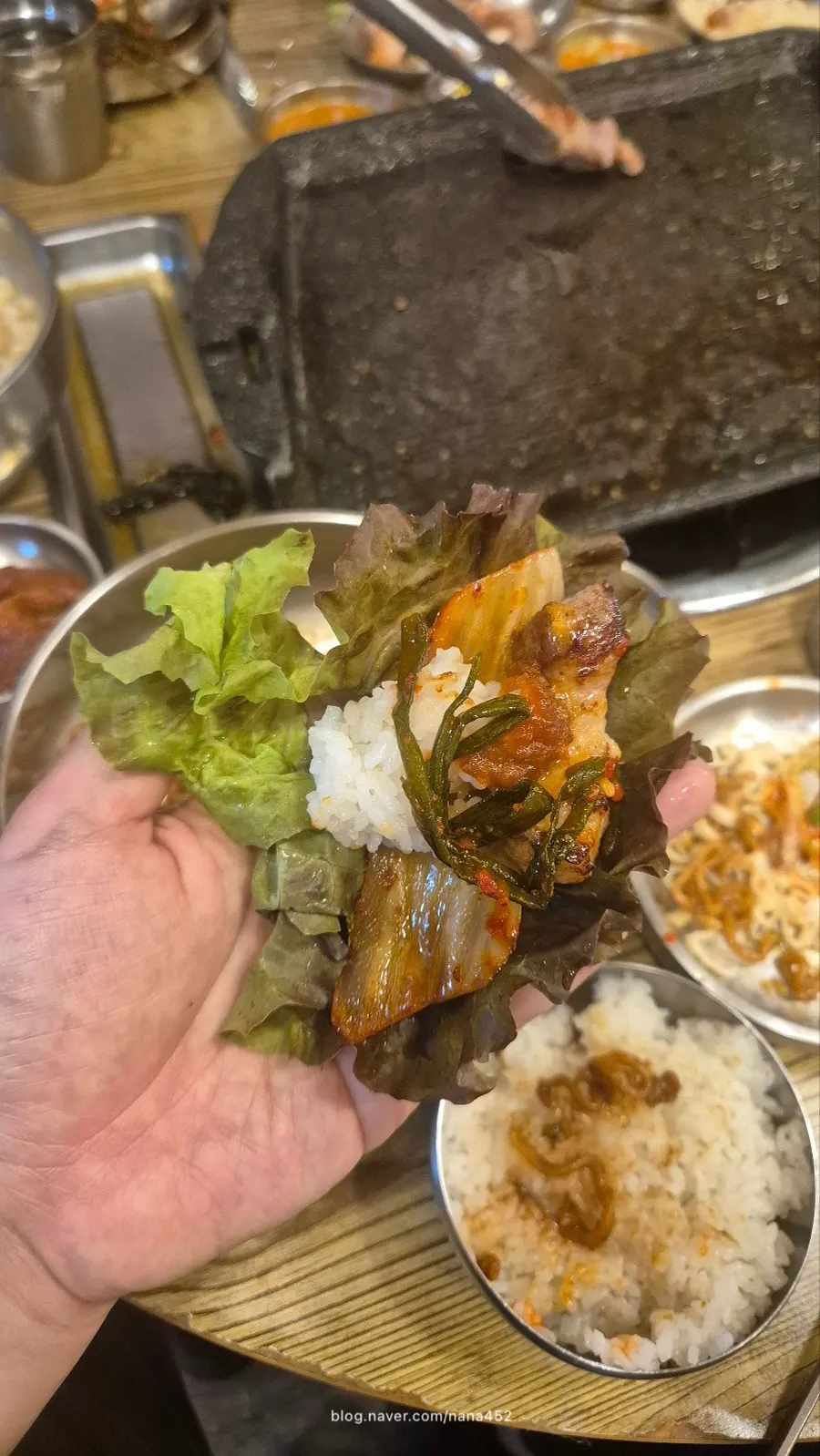 마포구이마당 용강직영점 삼겹살 상차림 세로 사진