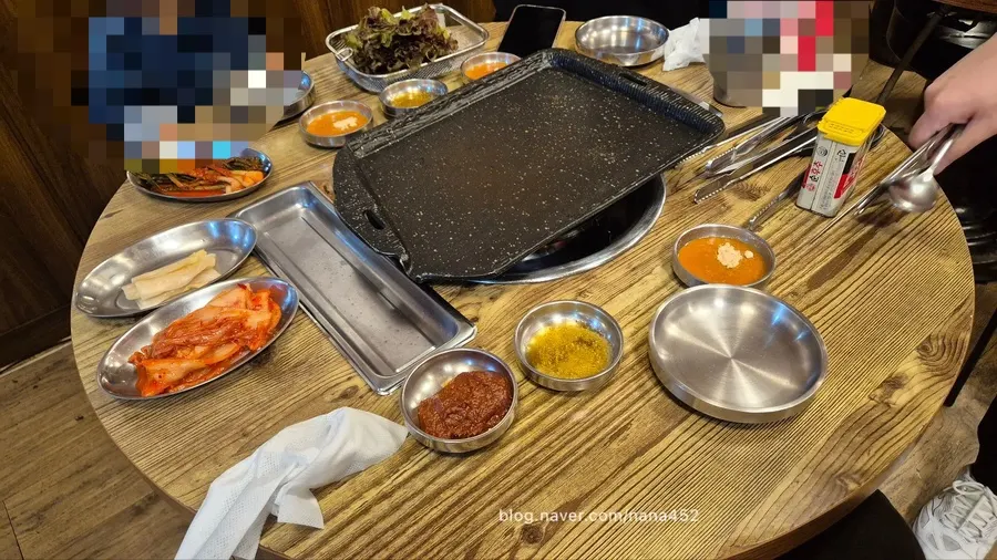 통삼겹살과 급냉 삼겹살 주문 상차림
