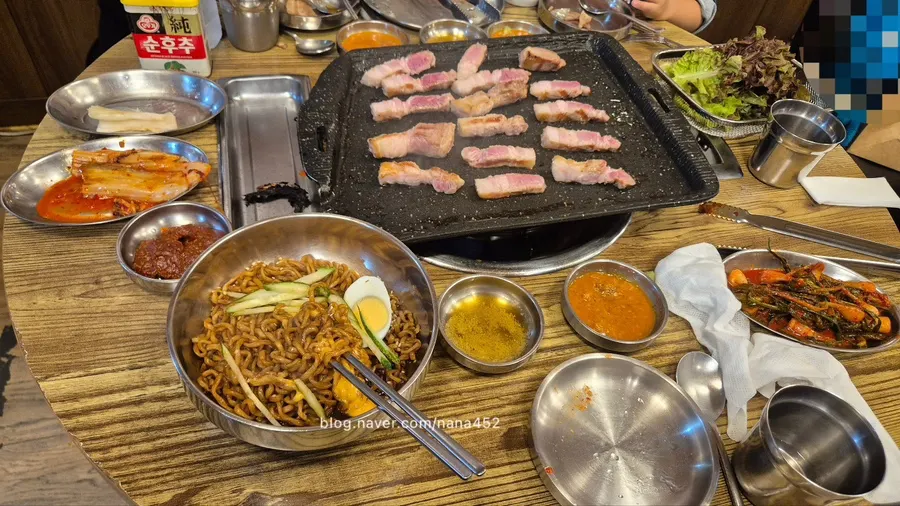 마포구이마당 용강직영점 매장 풍경