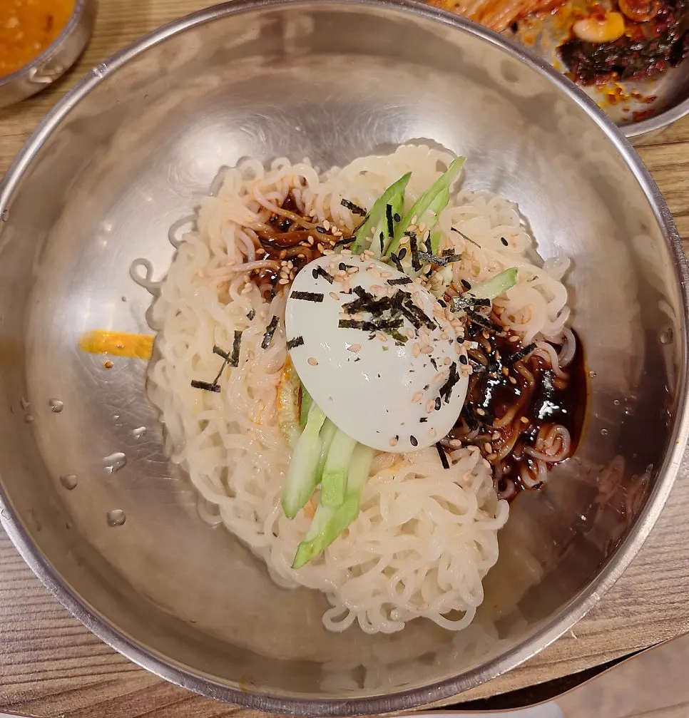 특제소스 찰비빔면