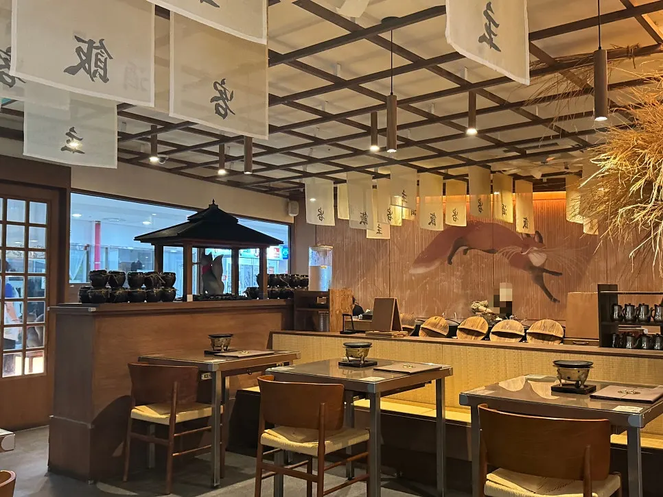 Spacious interior of Gyudo Mapo Gongdeok Main Branch