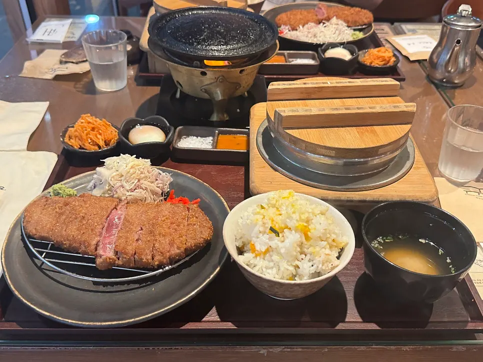 Pot rice topped with onsen tamago