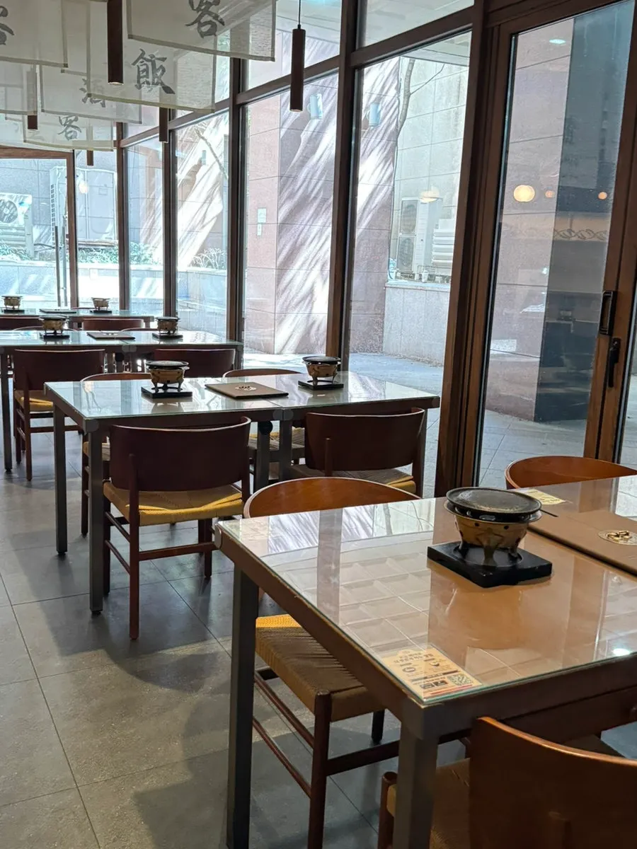 Regular tables and bar-style seating