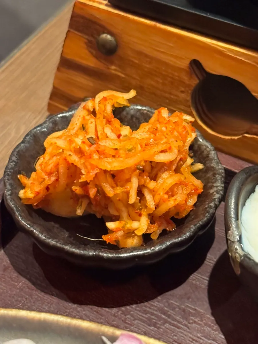 Accompaniments and sauces with the gyukatsu set
