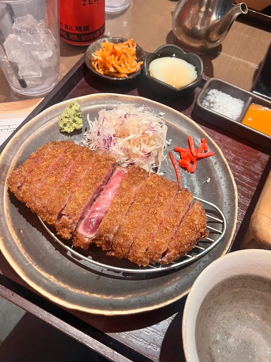 규카츠 세트 2인 한 상 차림