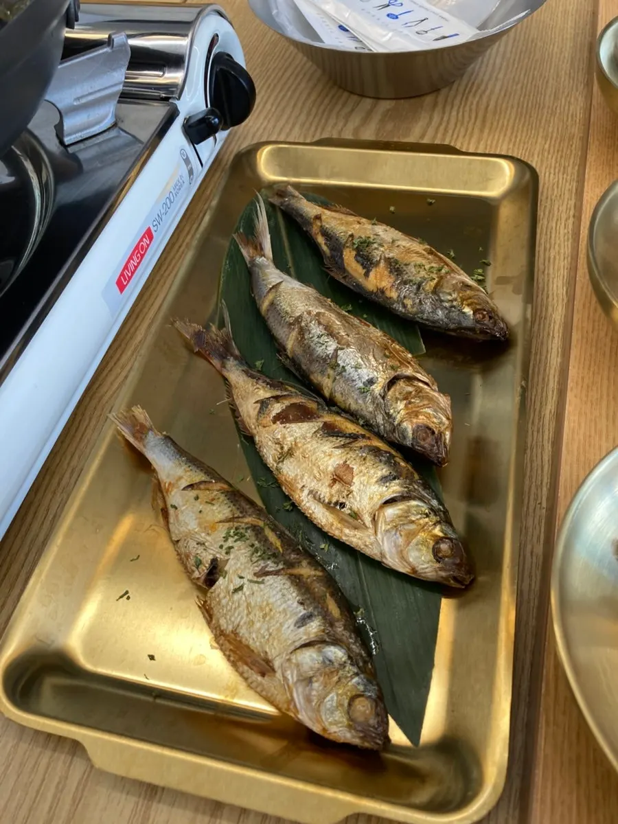 参拌野菜搭配的冷白切肉
