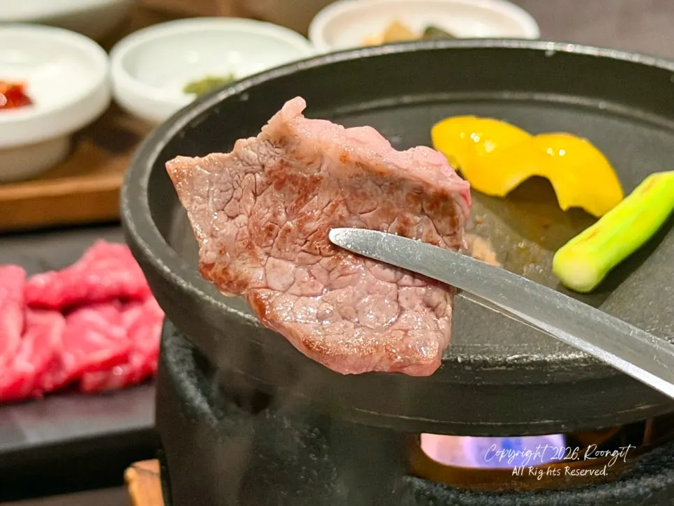 The upscale atmosphere of Usu, a Korean dining restaurant in Mapo