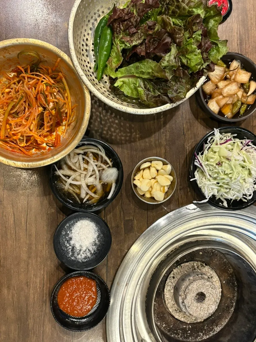 마블링이 선명한 생 황제갈비살 접시