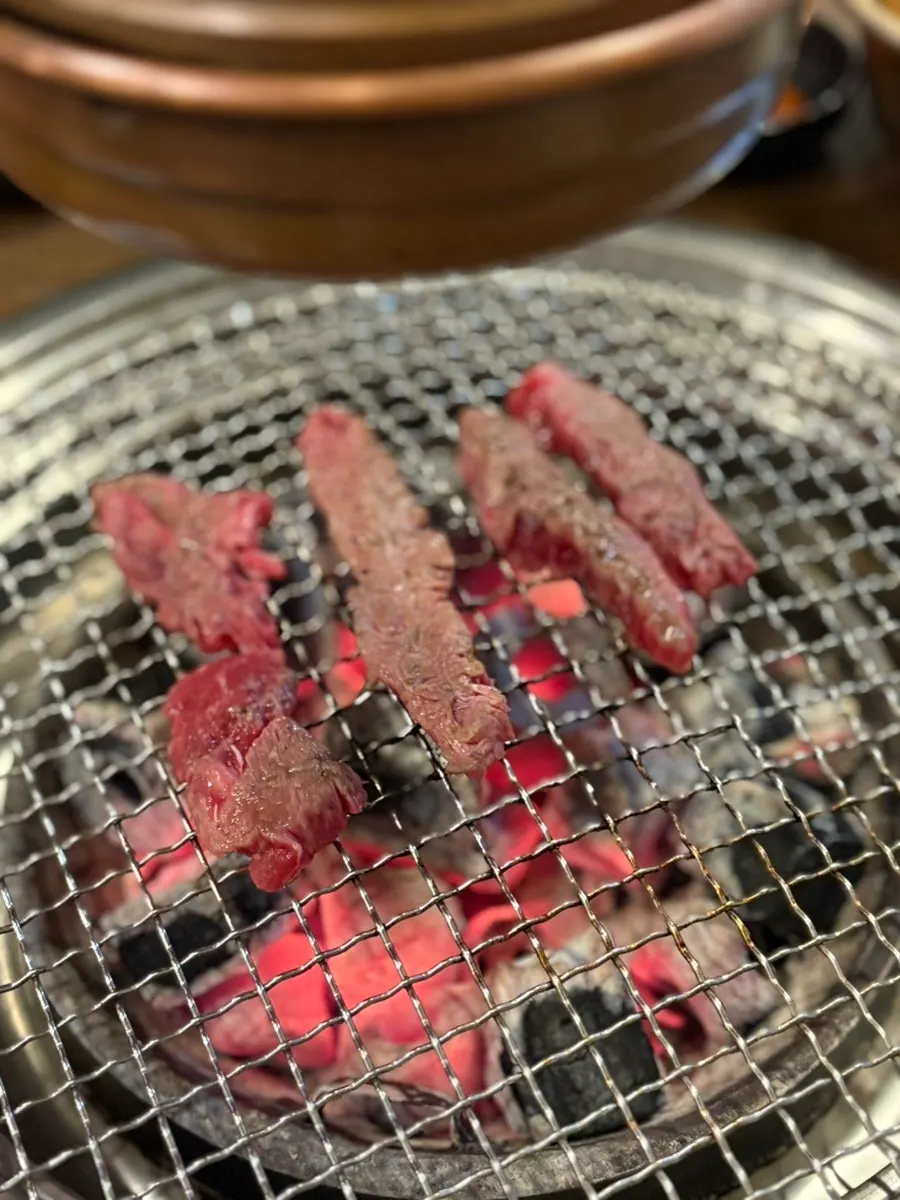 숯불에 구워지는 황제갈비살