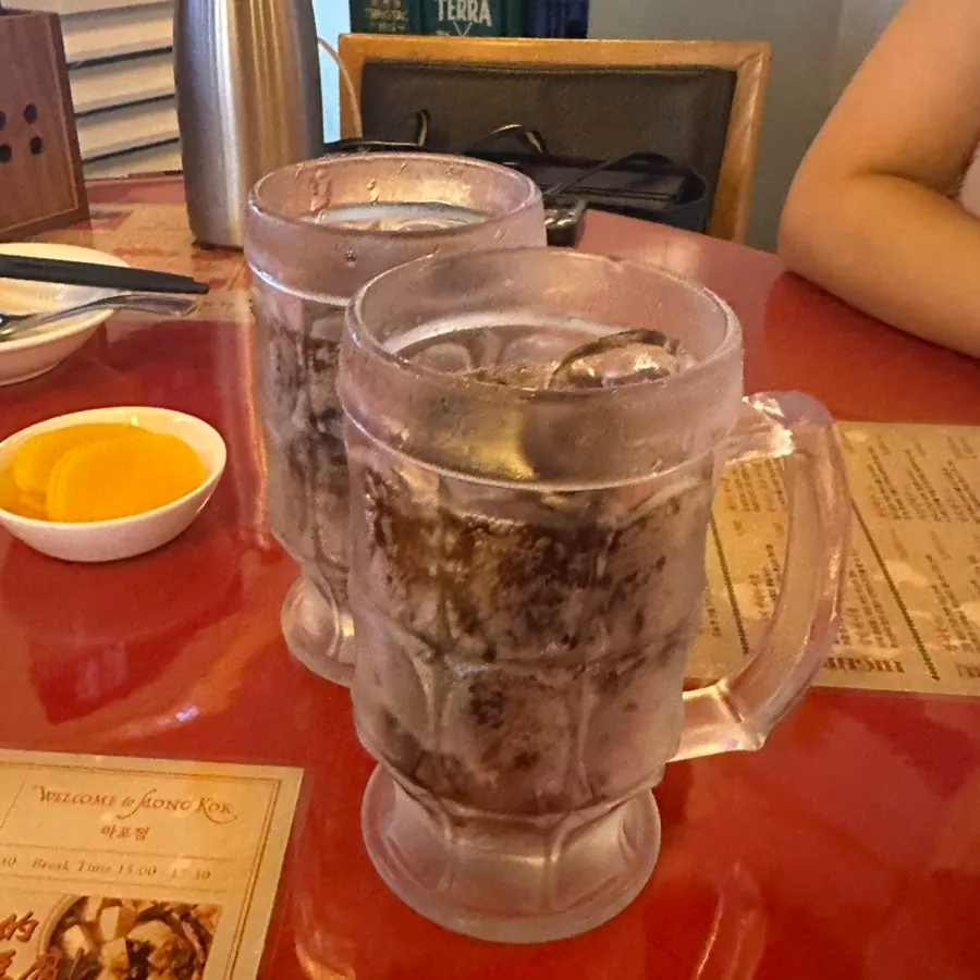 A variety of drinks to enjoy with dishes