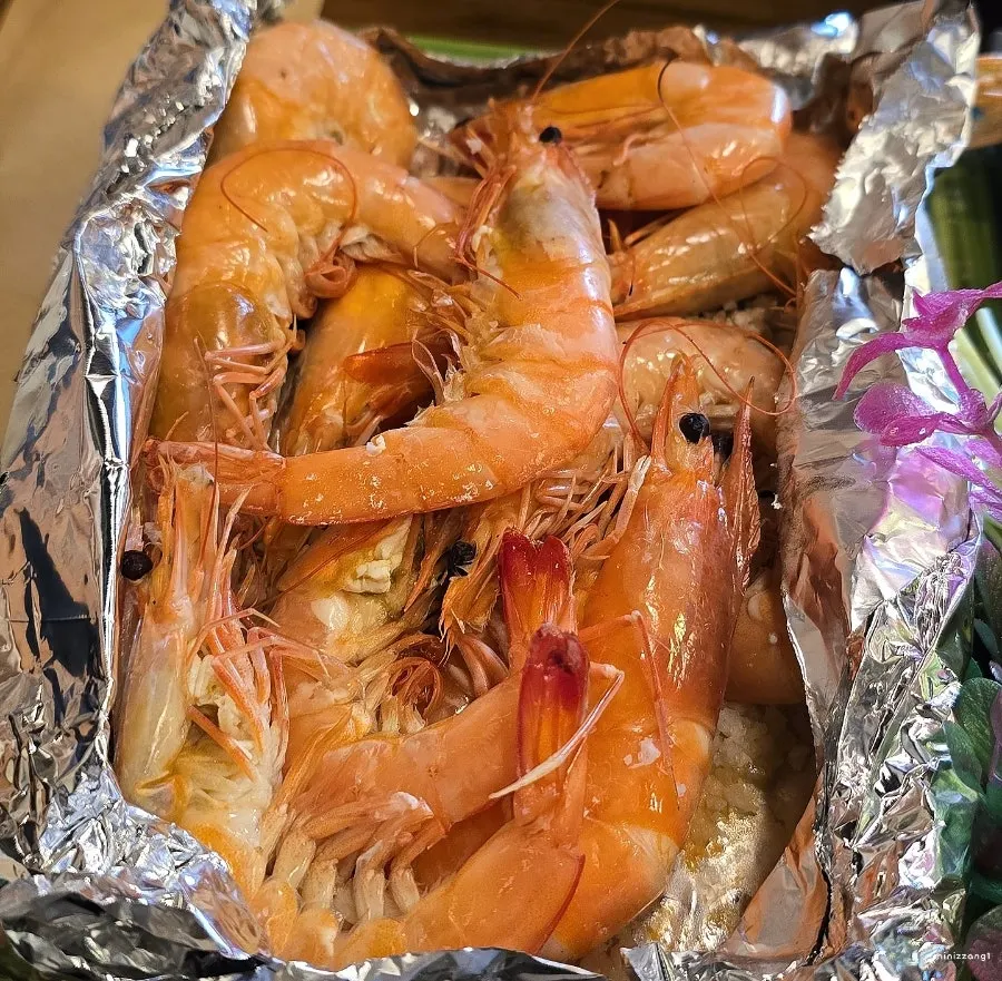 Buldak mayo sauce and raw shrimp