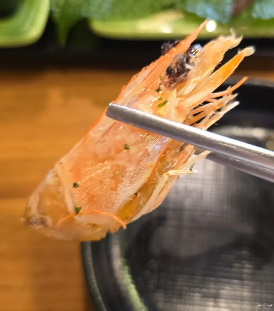 Grilled shrimp set components