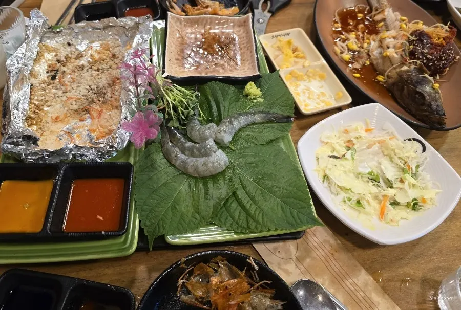 Fried shrimp heads and the end of the meal