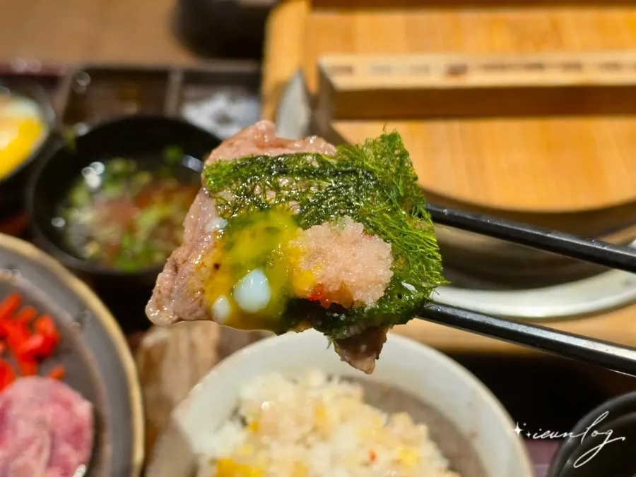Smoked yakiniku grilling on an individual grill