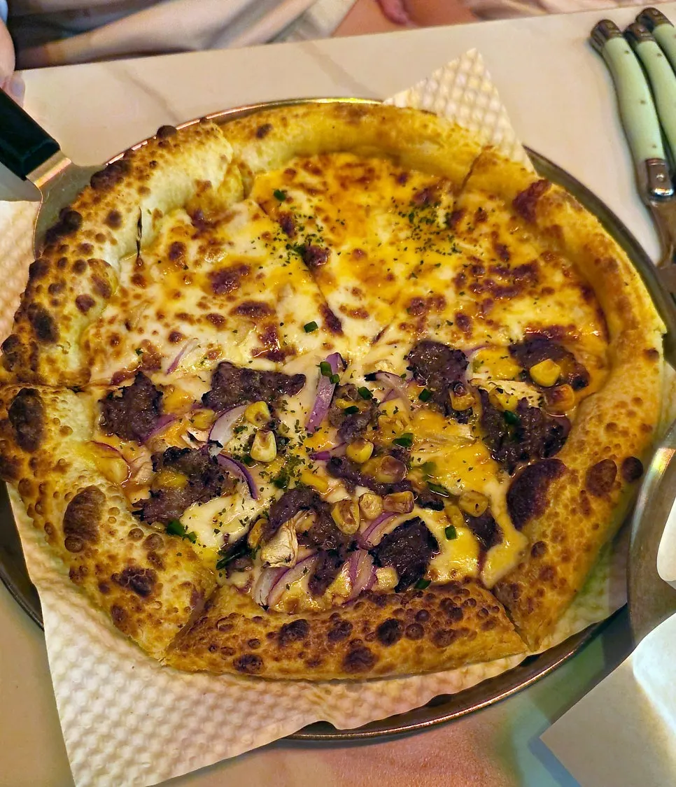 R-size pizza half double cheese, half bulgogi