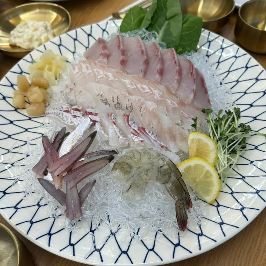 Tender boiled pork and radish