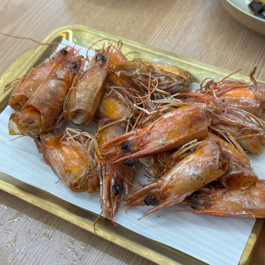 Shrimp heads fried in butter