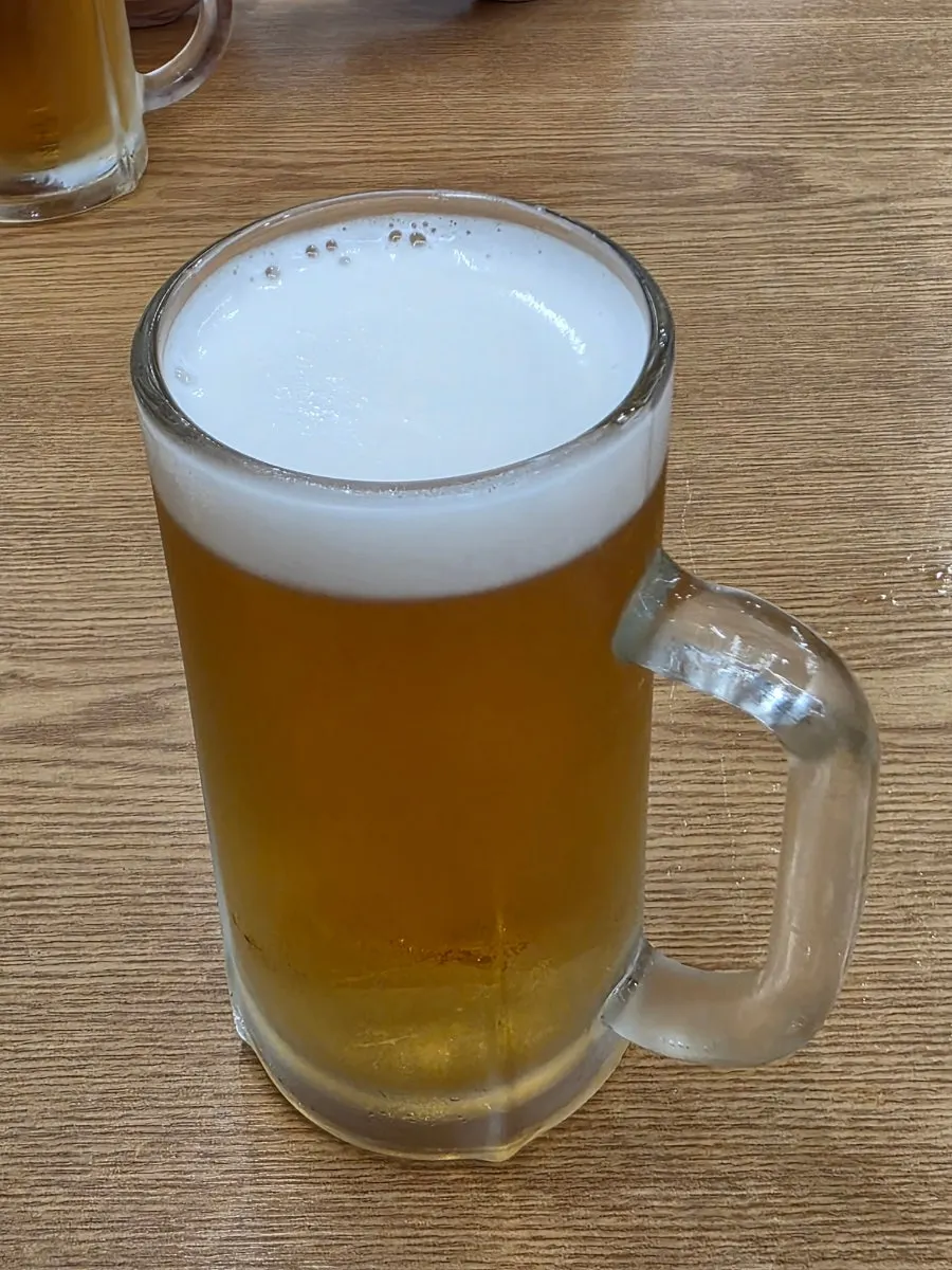 음식 나오기 전 테이블에 놓인 기본 세팅
