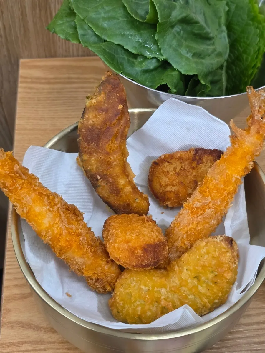 노릇하게 구워진 제철 전어구이 한 판