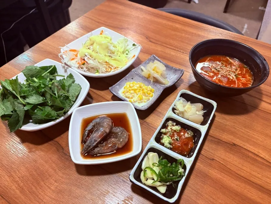 Raw shrimp sashimi and flounder order set