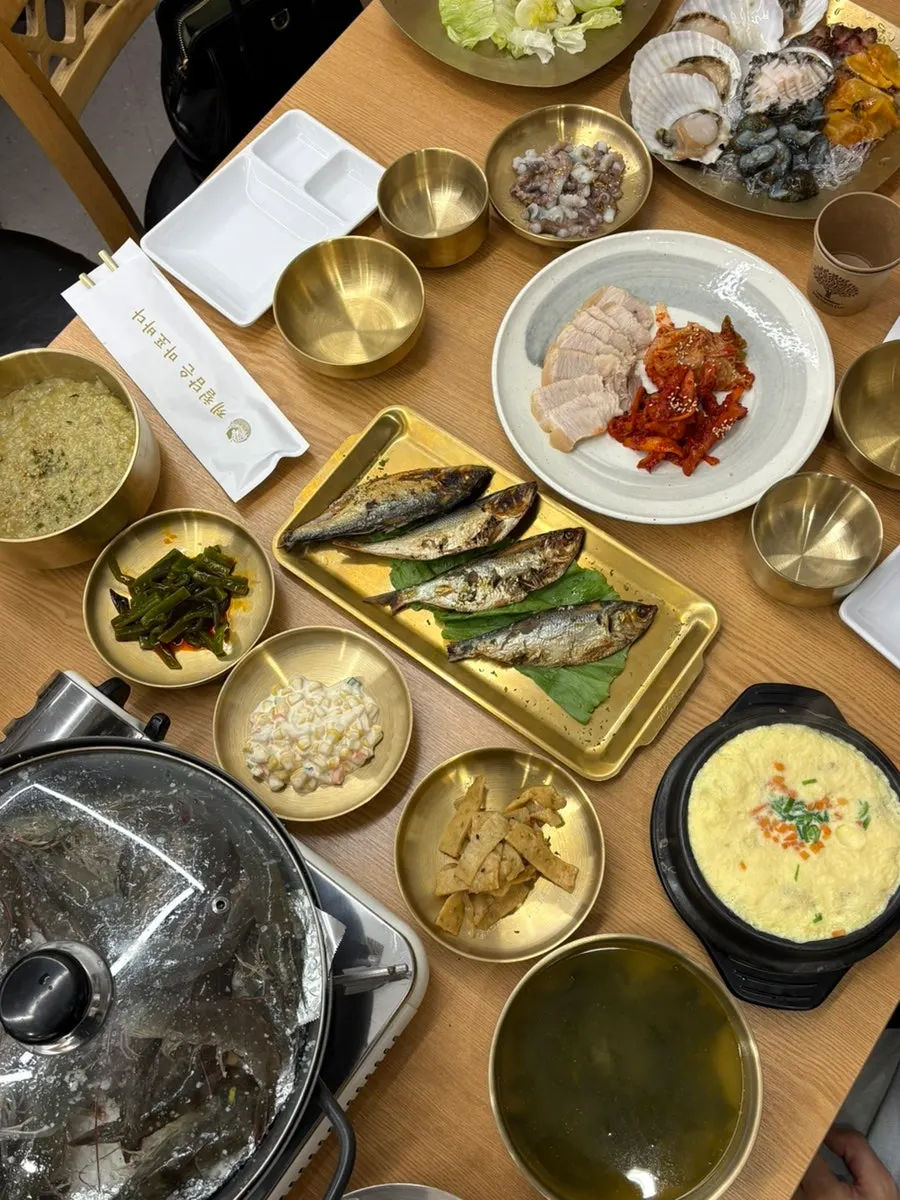 Seafood set good for ordering as a group