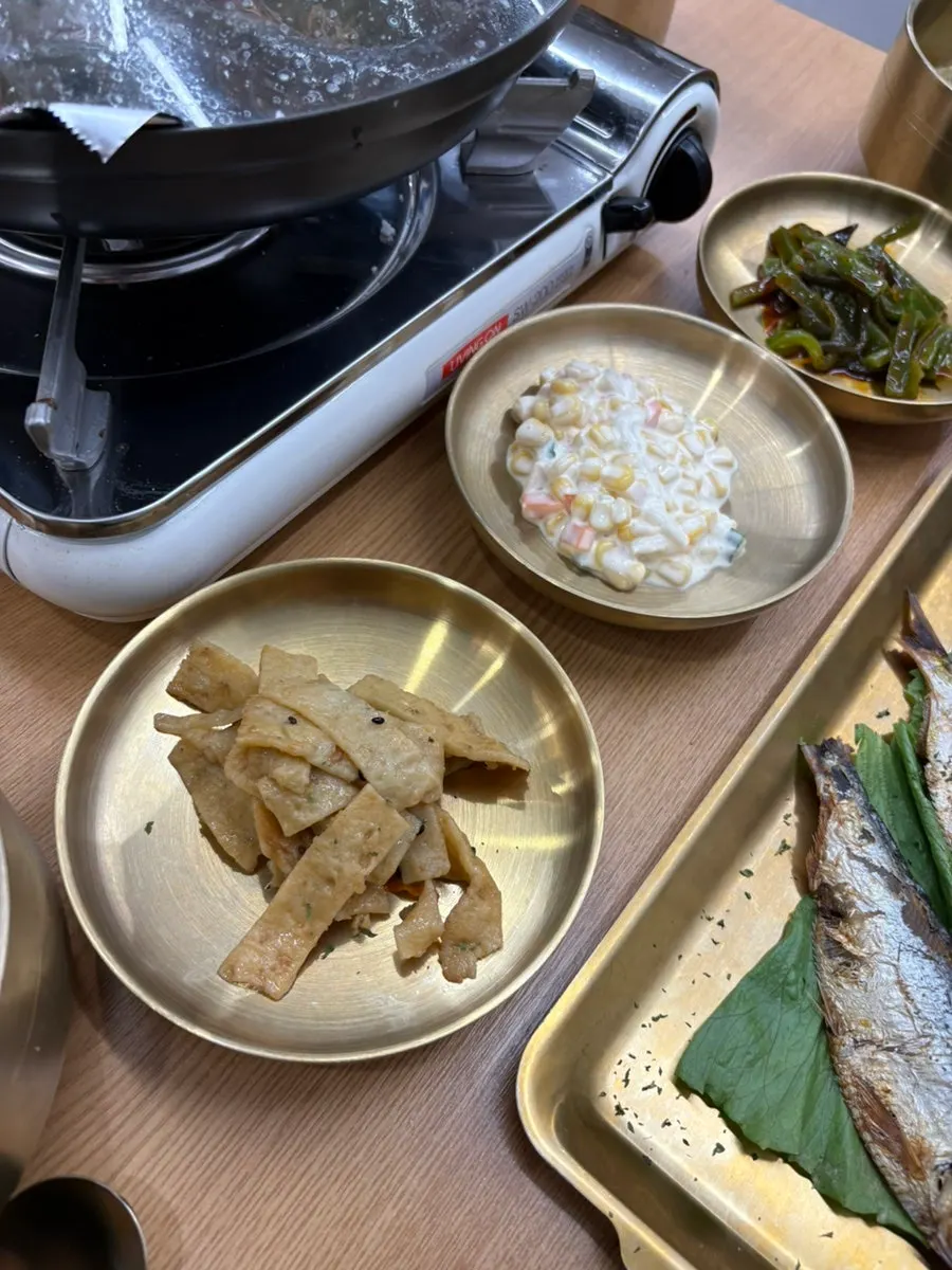 Autumn raw and grilled gizzard shad