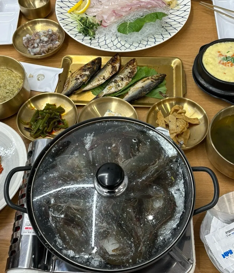 Gizzard shad dishes with different charms