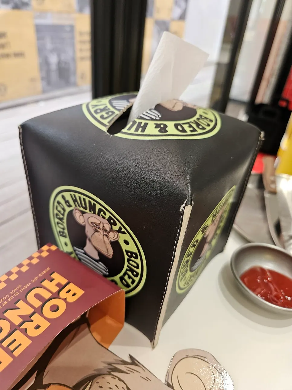 식사 마무리 무렵의 테이블