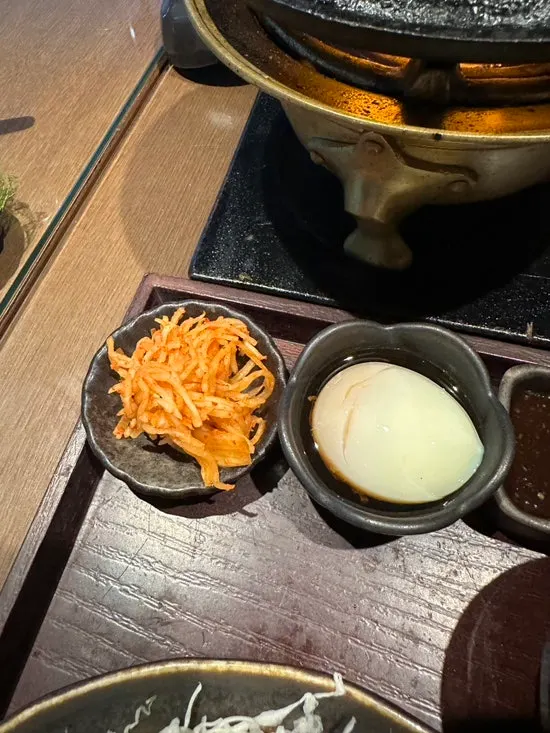 Tonkotsu and katsuobushi broths