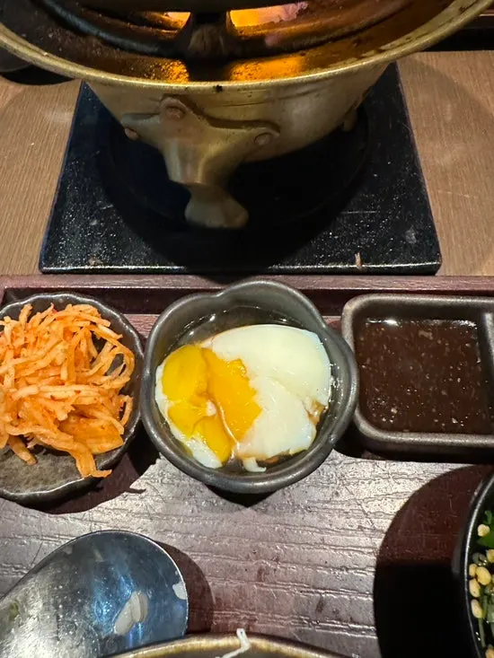 Tonkotsu and katsuobushi broths