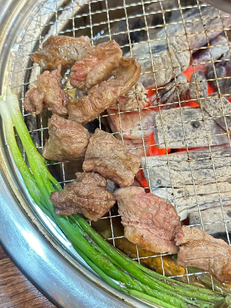 프리미엄 진갈비살 굽는 모습