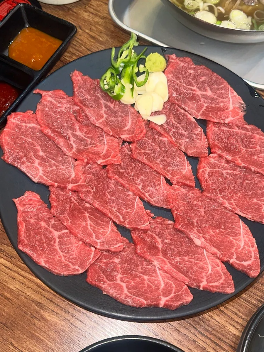 우시장회관 구이와 반찬 한상