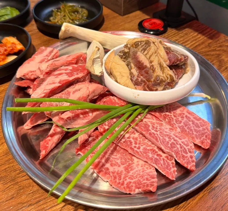 모듬 3인세트 주문 후 차려진 테이블