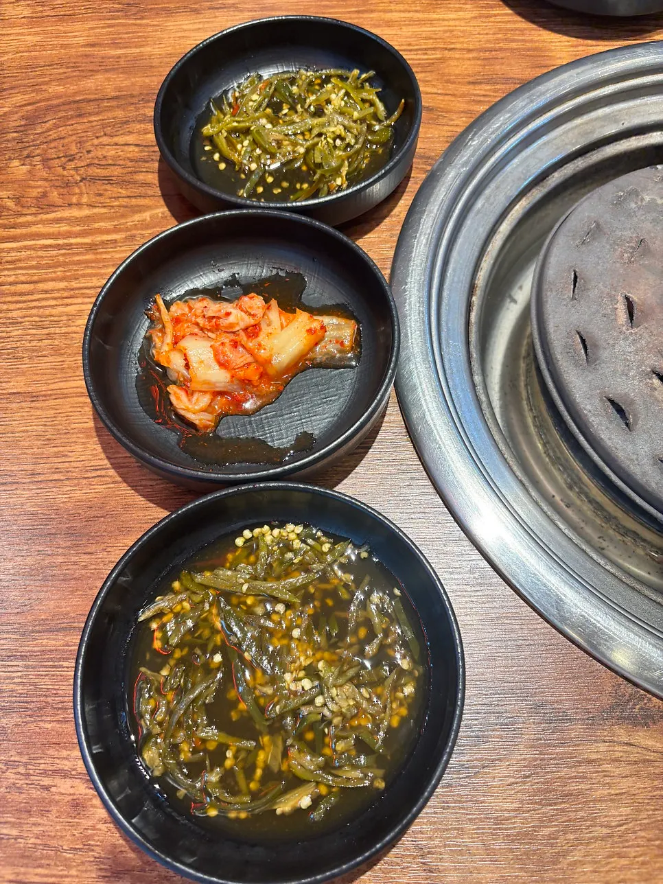 Basic side dish spread at Usijang Hoegwan