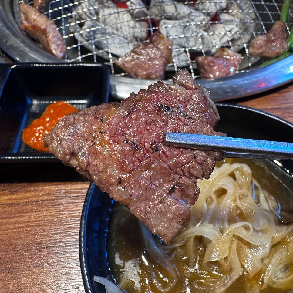 Premium jingalbisal grilling over charcoal