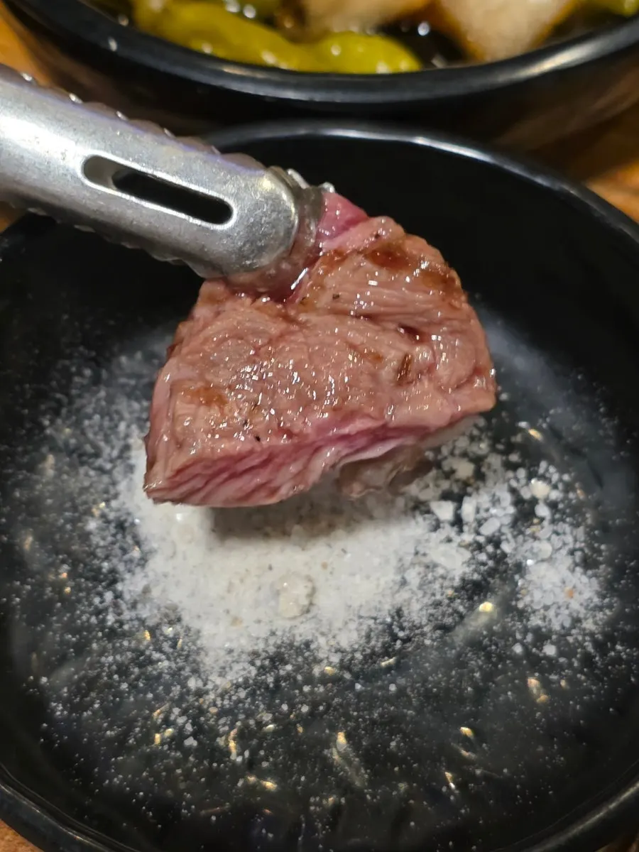 1.2 kg of clean-tasting beef rib meat at Mapo Mokjang near Mapo Station