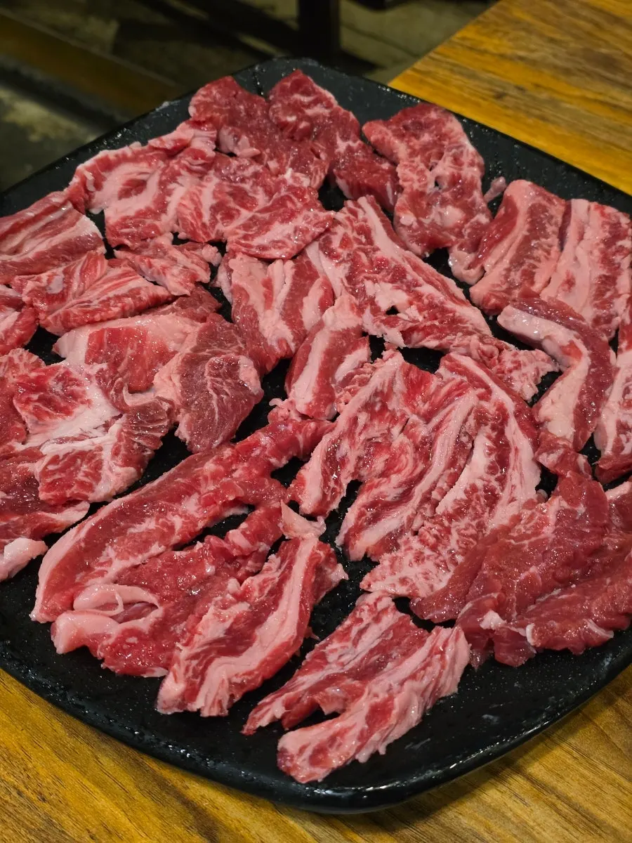 1.2 kg of clean-tasting beef rib meat at Mapo Mokjang near Mapo Station