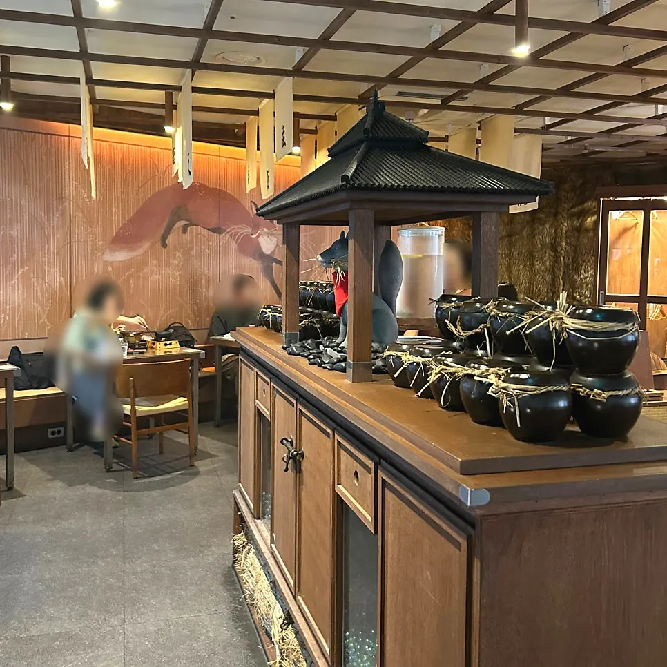 테이블석과 다찌석이 있는 규도 좌석