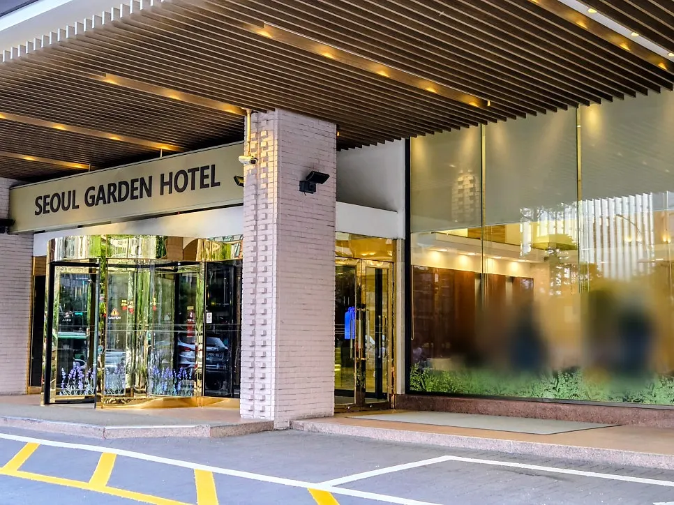 Entrance to Danya on the basement floor of Seoul Garden Hotel