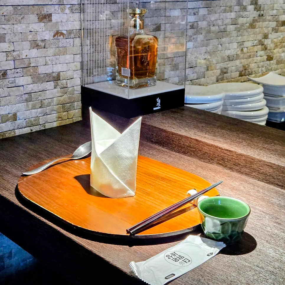 Table setting for the dinner sushi omakase
