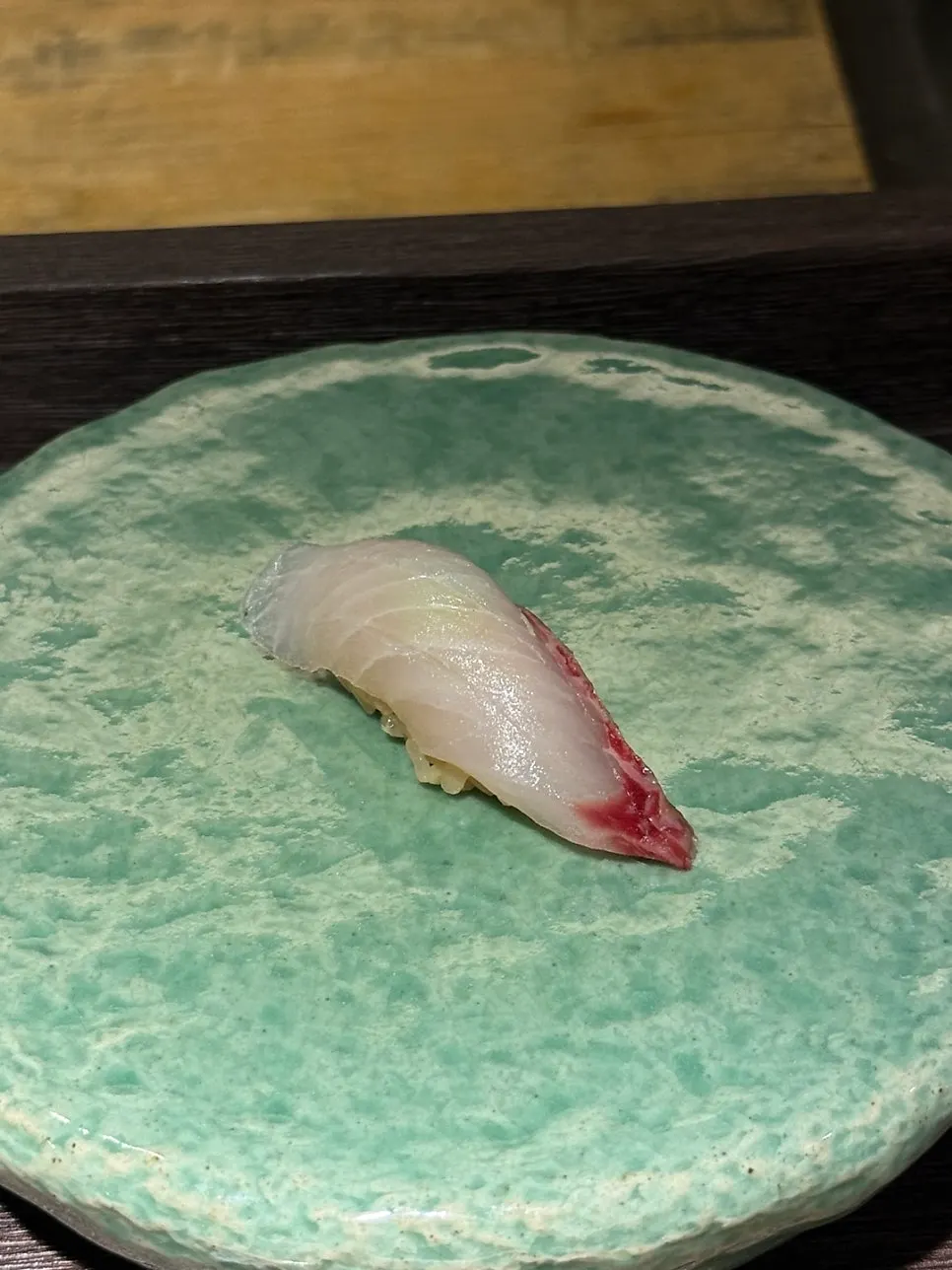 참치 아카미 스시 한 점
