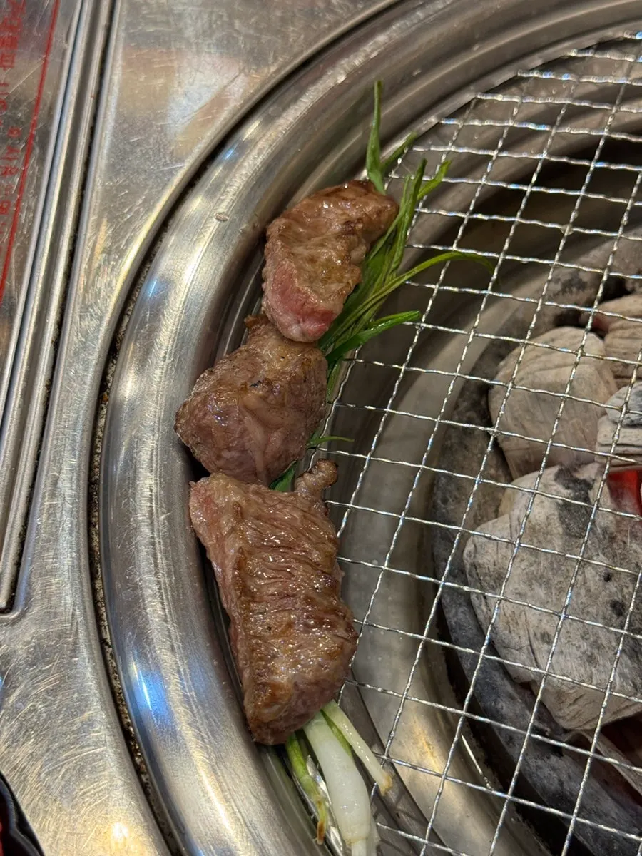 Kkorbisal on the grill